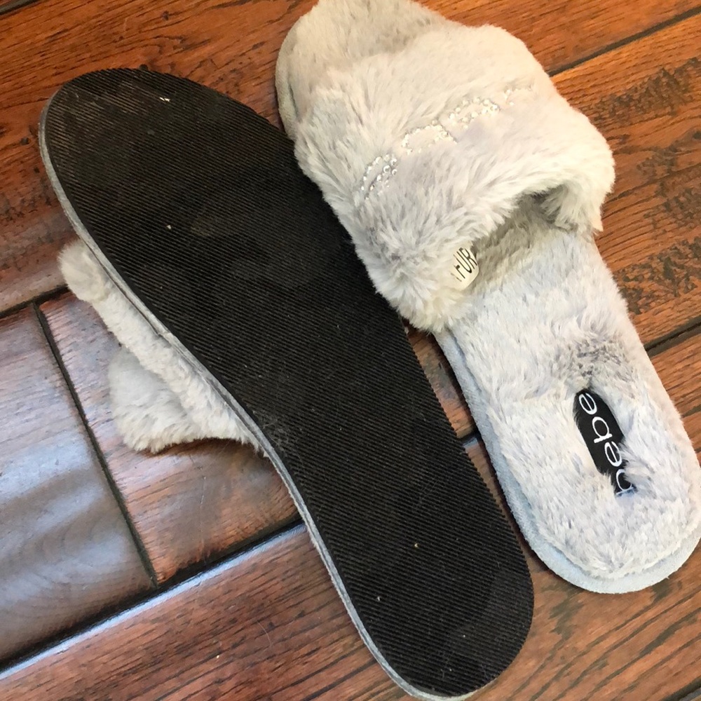 NWOT faux fur Bebe slide slippers - Picture 4 of 5